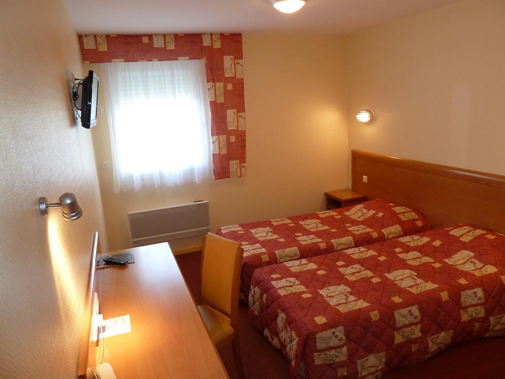Hotel La Colombiere Cantal มัสซิแยค ภายนอก รูปภาพ