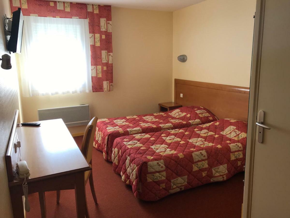 Hotel La Colombiere Cantal มัสซิแยค ภายนอก รูปภาพ