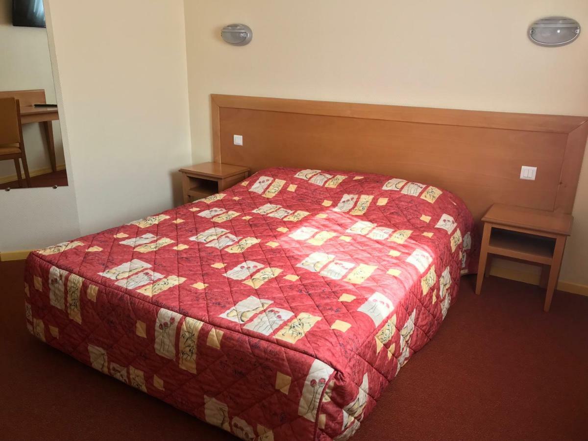 Hotel La Colombiere Cantal มัสซิแยค ภายนอก รูปภาพ