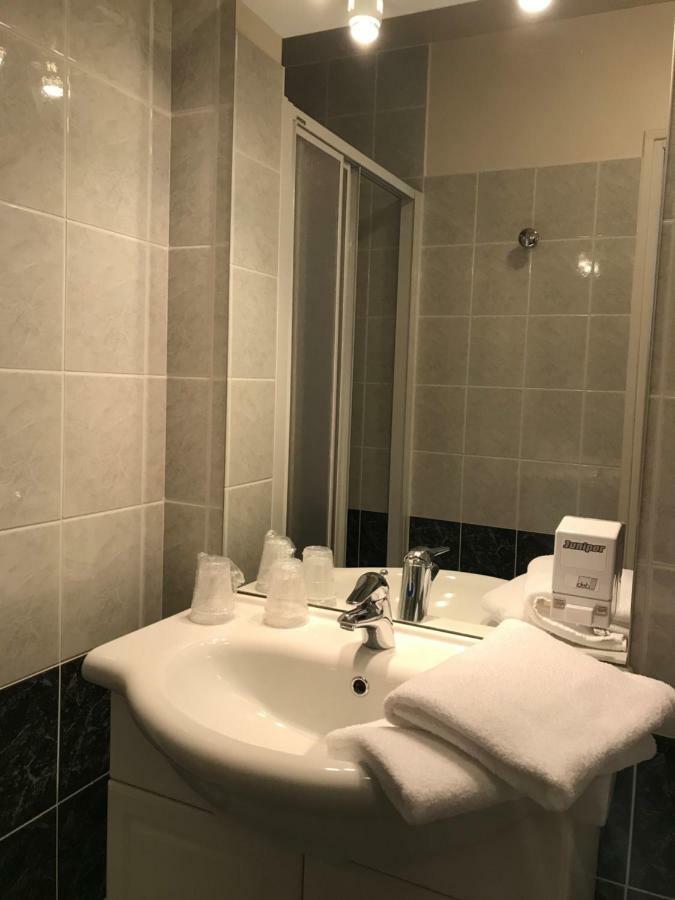 Hotel La Colombiere Cantal มัสซิแยค ภายนอก รูปภาพ